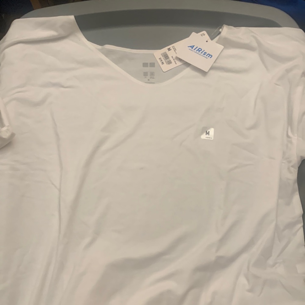 White T-shirt dries fast